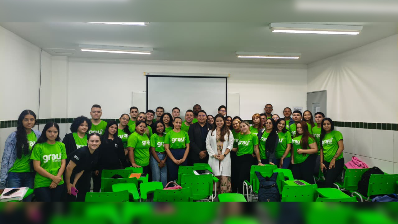 Estudantes do Grau Técnico Montese recebem palestra institucional do CRA-CE